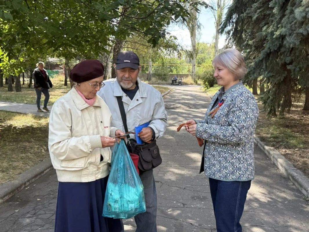8 сентября, в день 83-й годовщины освобождения Донбасса от немецко-фашистских захватчиков, в рамках партийного проекта Единой России «Историческая память», проекта «Эхо времен» Общественного Движения «Донецкая Республика» в... 8 сентября, в день 83-й годовщины освобождения Донбасса от немецко-фашистских захватчиков, в рамках партийного проекта Единой России «Историческая память», проекта «Эхо времен» Общественного Движения «Донецкая Республика» в...