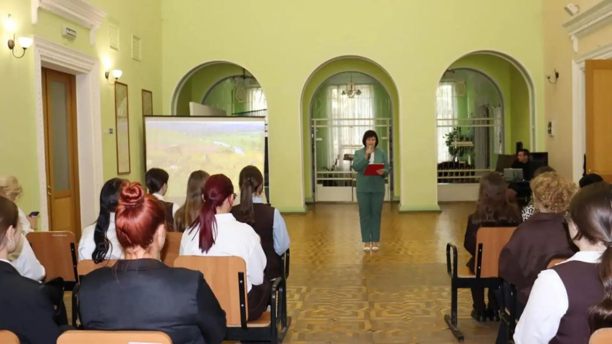 В Муниципальном бюджетном учреждении «Городской дворец культуры им. В. Г. Кирсановой», Дворец культуры «ЯКХЗ» прошёл тематический вечер «Память жива», приуроченный ко Дню освобождения Донбасса В Муниципальном бюджетном учреждении «Городской дворец культуры им. В. Г. Кирсановой», Дворец культуры «ЯКХЗ» прошёл тематический вечер «Память жива», приуроченный ко Дню освобождения Донбасса