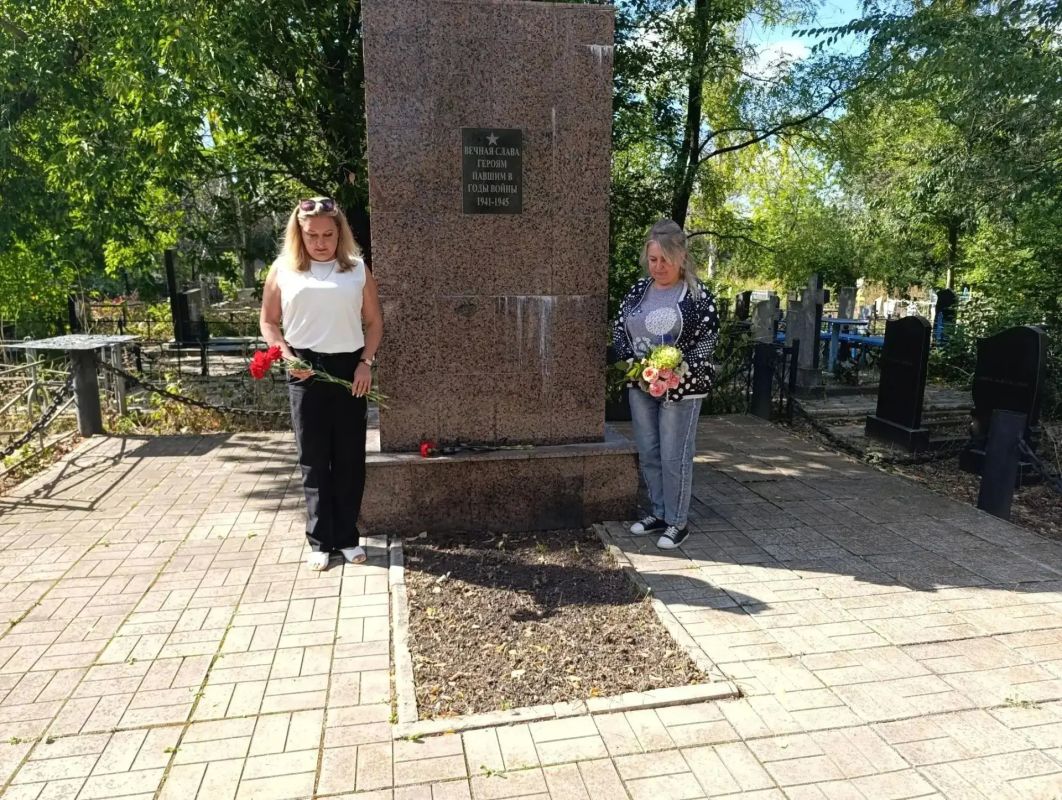 Сегодня, 8 сентября 2026 года сотрудники Государственного бюджетного учреждения социального обслуживания «Центр социального обслуживания населения Червоногвардейского района города Макеевки» в День освобождения Донбасса... Сегодня, 8 сентября 2026 года сотрудники Государственного бюджетного учреждения социального обслуживания «Центр социального обслуживания населения Червоногвардейского района города Макеевки» в День освобождения Донбасса...