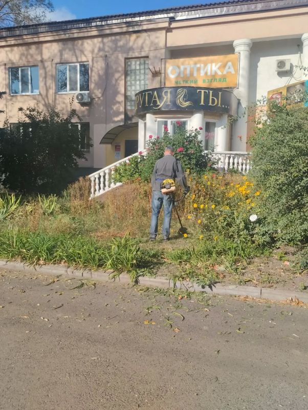 В Центрально-Городском внутригородском районе, в рамках акции "Маленькие добрые дела", при непосредственной помощи активистов ПО 578, проведена работа по вывозу скоплений ТКО и покосу сорных и карантинных трав по ул... В Центрально-Городском внутригородском районе, в рамках акции "Маленькие добрые дела", при непосредственной помощи активистов ПО 578, проведена работа по вывозу скоплений ТКО и покосу сорных и карантинных трав по ул...