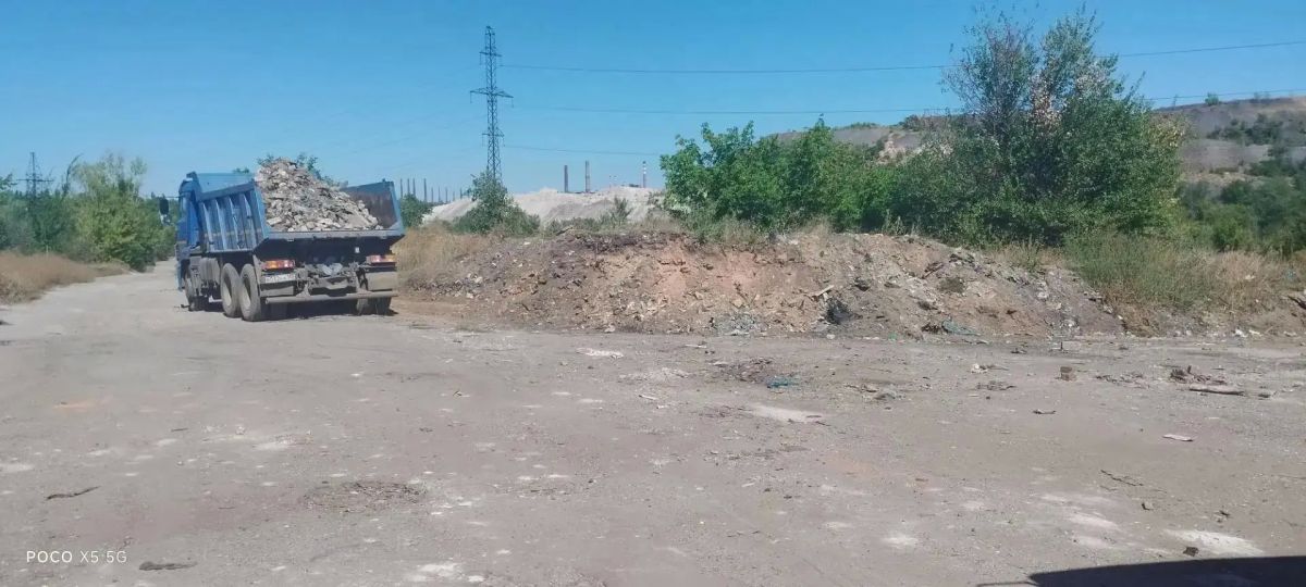 8-9 сентября, с целью приведения территории в надлежащее санитарное состояние проведены работы по вывозу несанкционированного накопления мусора по ул. Бабаева вблизи жилого массива «Рабочие городки» 8-9 сентября, с целью приведения территории в надлежащее санитарное состояние проведены работы по вывозу несанкционированного накопления мусора по ул. Бабаева вблизи жилого массива «Рабочие городки»