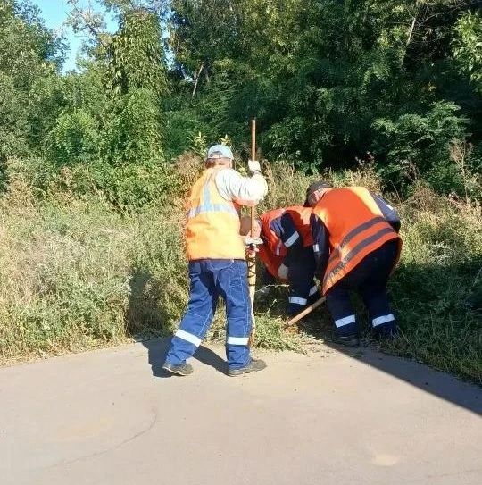 Сегодня, 10 сентября, с целью приведения территории в надлежащее санитарное состояние сотрудниками Филиала № 5 «Ясиновский коксохимический завод» ООО «ЮГМК ДОНЕЦК» проведены работы по покосу и уборке сорных и карантинных... Сегодня, 10 сентября, с целью приведения территории в надлежащее санитарное состояние сотрудниками Филиала № 5 «Ясиновский коксохимический завод» ООО «ЮГМК ДОНЕЦК» проведены работы по покосу и уборке сорных и карантинных...