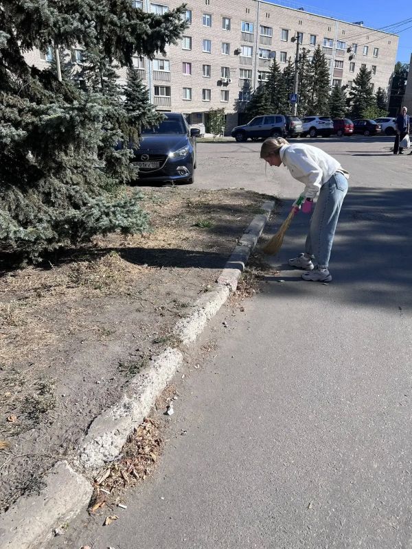 Сегодня, 10 сентября, в Червоногвардейском районе прошла экологическая акция «Чистый город» Сегодня, 10 сентября, в Червоногвардейском районе прошла экологическая акция «Чистый город»