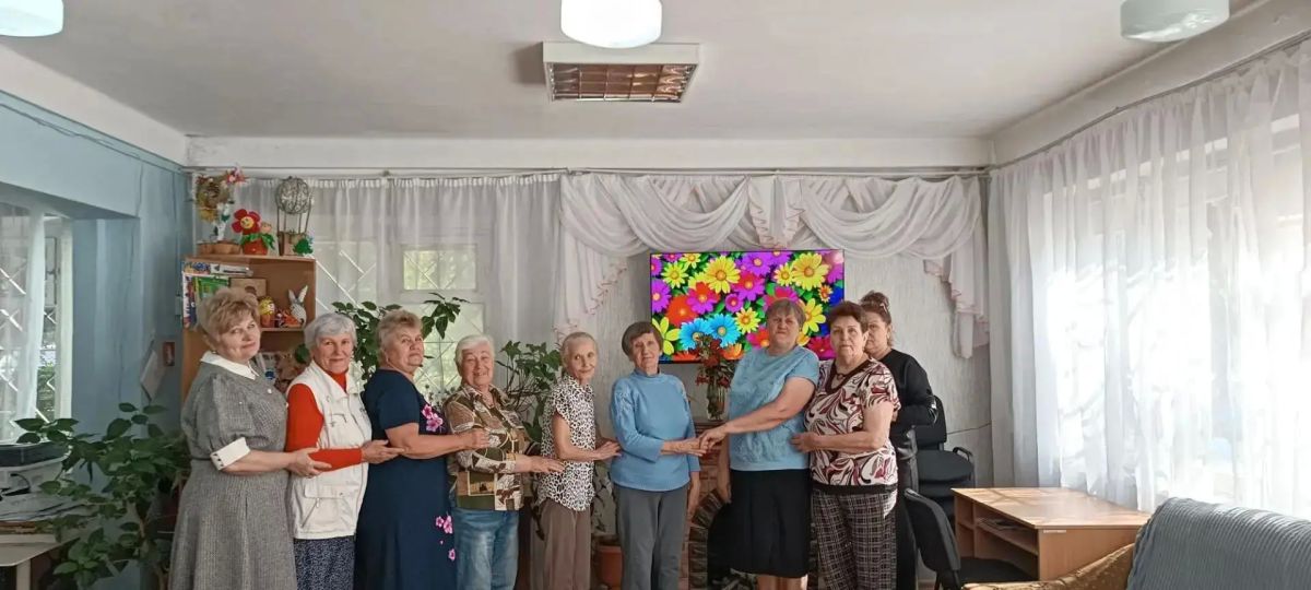 Цветы как символы народов: итоги акции в Макеевке Цветы как символы народов: итоги акции в Макеевке
