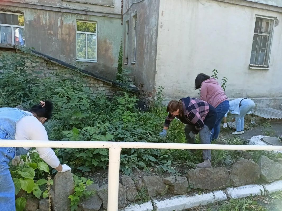 Сегодня, 10 сентября, в Червоногвардейском районе прошла экологическая акция «Чистый город» Сегодня, 10 сентября, в Червоногвардейском районе прошла экологическая акция «Чистый город»