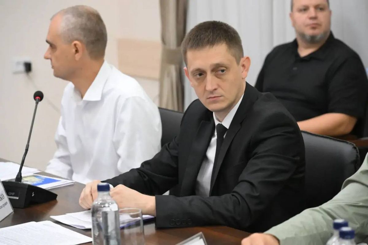 Денис Пушилин: Наша Республика располагает ценным преимуществом, доступным не каждому российскому региону, — выходом к морю Денис Пушилин: Наша Республика располагает ценным преимуществом, доступным не каждому российскому региону, — выходом к морю