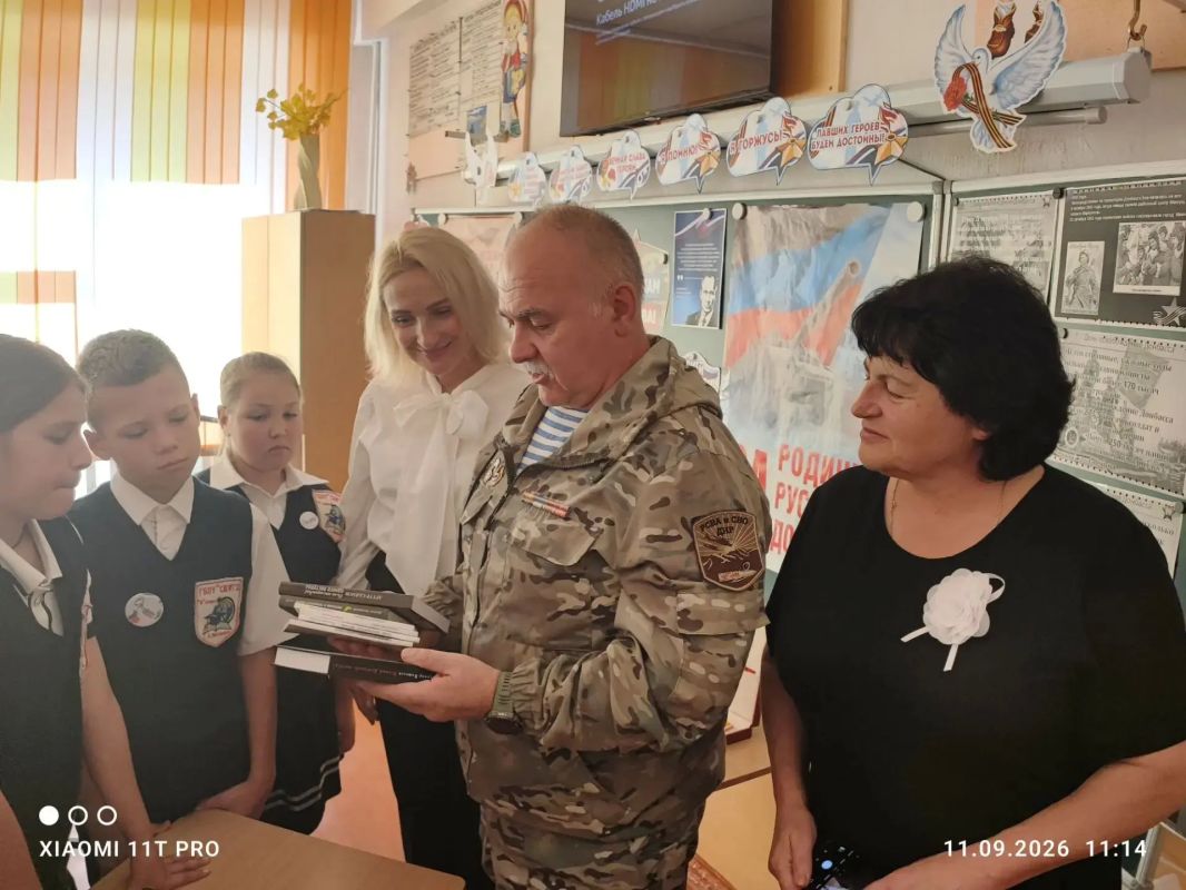 Дмитрий Огилец: 11 сентября члены Макеевской городской организации РСВА и СВО посетили ГБОУ "СШ N72 М.О. Макеевка", где в честь Дня освобождения Донбасса от немецко-фашистских захватчиков, провели "Урок мужества" среди... Дмитрий Огилец: 11 сентября члены Макеевской городской организации РСВА и СВО посетили ГБОУ "СШ N72 М.О. Макеевка", где в честь Дня освобождения Донбасса от немецко-фашистских захватчиков, провели "Урок мужества" среди...