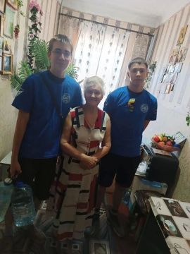 Активисты Горняцкого района приняли участие в акции «Маленькие добрые дела» и оказали адресную помощь маломобильным гражданам