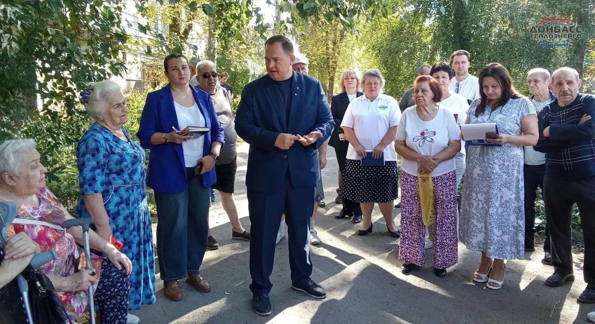 ЗАМЕСТИТЕЛЬ ДИРЕКТОРА ФИЛИАЛА «МАКЕЕВКАТЕПЛОСЕТЬ» ГУП ДНР «ДОНБАССТЕПЛОЭНЕРГО» ПРИНЯЛА УЧАСТИЕ В СХОДЕ С ГРАЖДАНАМИ В КРАСНОГВАРДЕЙСКОМ РАЙОНЕ Г. МАКЕЕВКИ ЗАМЕСТИТЕЛЬ ДИРЕКТОРА ФИЛИАЛА «МАКЕЕВКАТЕПЛОСЕТЬ» ГУП ДНР «ДОНБАССТЕПЛОЭНЕРГО» ПРИНЯЛА УЧАСТИЕ В СХОДЕ С ГРАЖДАНАМИ В КРАСНОГВАРДЕЙСКОМ РАЙОНЕ Г. МАКЕЕВКИ