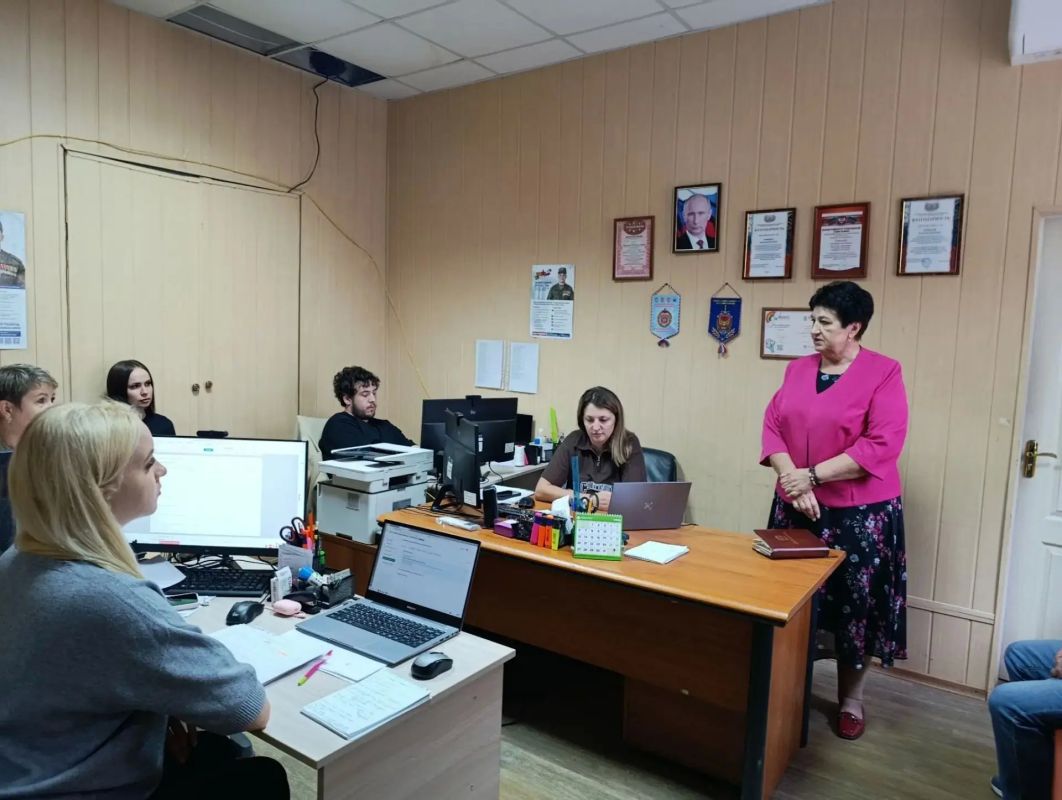 Сегодня, 15 сентября в Червоногвардейском районе состоялась встреча руководителя Управы Червоногвардейского внутригородского района Администрации городского округа Макеевка Марии Чулаковой с трудовым Государственного фонда... Сегодня, 15 сентября в Червоногвардейском районе состоялась встреча руководителя Управы Червоногвардейского внутригородского района Администрации городского округа Макеевка Марии Чулаковой с трудовым Государственного фонда...