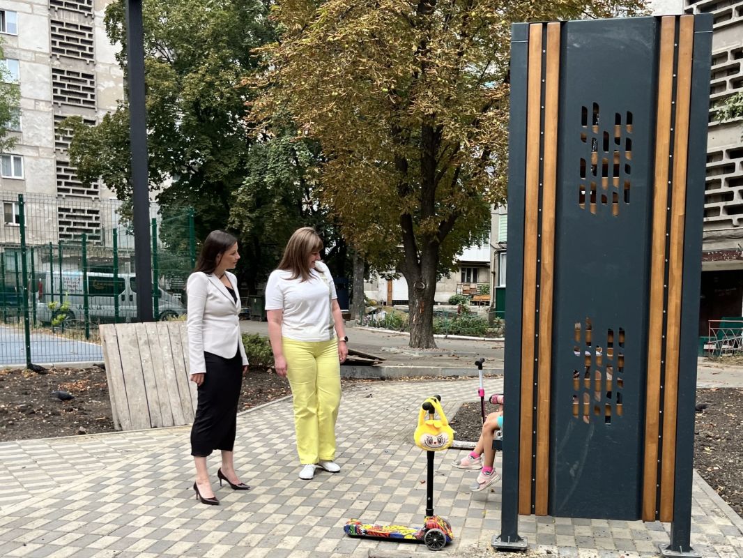 Ирина Куксенкова: Этот современный двор в спальном районе Макеевки — успешный опыт взаимодействия частного инвестора и городской администрации Ирина Куксенкова: Этот современный двор в спальном районе Макеевки — успешный опыт взаимодействия частного инвестора и городской администрации