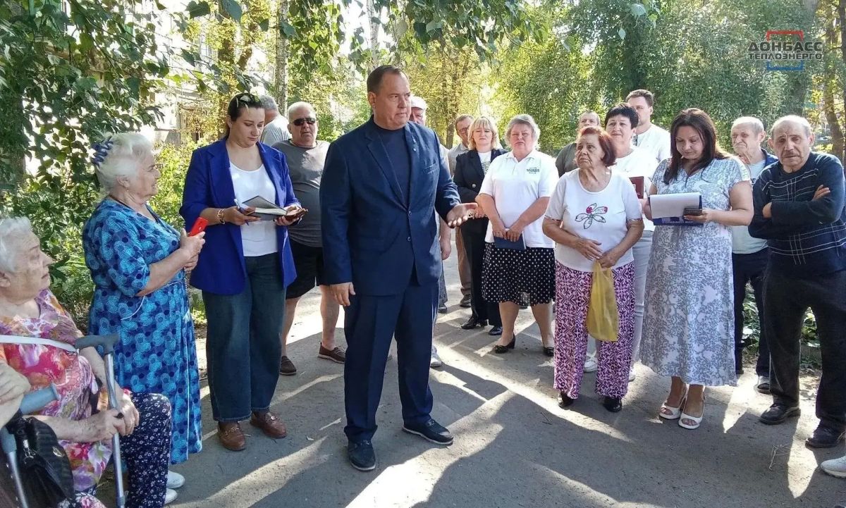 ЗАМЕСТИТЕЛЬ ДИРЕКТОРА ФИЛИАЛА «МАКЕЕВКАТЕПЛОСЕТЬ» ГУП ДНР «ДОНБАССТЕПЛОЭНЕРГО» ПРИНЯЛА УЧАСТИЕ В СХОДЕ С ГРАЖДАНАМИ В КРАСНОГВАРДЕЙСКОМ РАЙОНЕ Г. МАКЕЕВКИ ЗАМЕСТИТЕЛЬ ДИРЕКТОРА ФИЛИАЛА «МАКЕЕВКАТЕПЛОСЕТЬ» ГУП ДНР «ДОНБАССТЕПЛОЭНЕРГО» ПРИНЯЛА УЧАСТИЕ В СХОДЕ С ГРАЖДАНАМИ В КРАСНОГВАРДЕЙСКОМ РАЙОНЕ Г. МАКЕЕВКИ