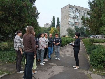 Заместитель руководителя Управы Горняцкого внутригородского района Администрации городского округа Макеевка ДНР Октябрина Иваненко провела встречу с населением по адресу: г. Макеевка, мкр. Зелёный, 74а