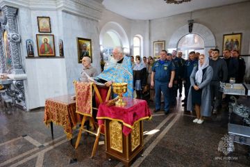 Символ веры, защиты и мужества: в Макеевке сотрудники МЧС России почтили заступницу пожарных и спасателей