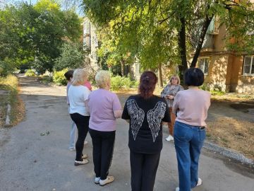 22 сентября, в рамках поручения Главы ДНР Дениса Пушилина спикер Центрально-Городского внутригородского района Лариса Лифанова провела встречу по адресу: г. Макеевка, ул. Бабушкина, 10