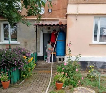 Сегодня, 23 сентября, в Кировском внутригородском районе при поддержке региона-шефа Московская область согласно поступившим заявкам произведен подвоз воды для жителей в жилом массиве «Путь Ильича» по ул. Матросова, ул....