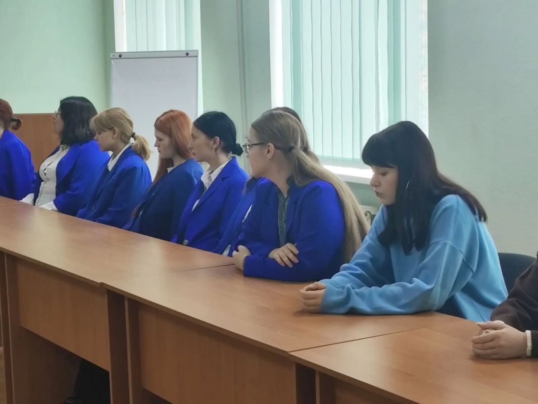 23 сентября провел встечу с учащимися Макеевского педагогического колледжа — в рамках программы "ГосСтарт.Диалог" 23 сентября провел встечу с учащимися Макеевского педагогического колледжа — в рамках программы "ГосСтарт.Диалог"