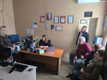 Сегодня, 23 сентября в Червоногвардейском районе лидер общественного мнения Анна Первий провела встречу с трудовым коллективом Государственного фонда "Защитники Отечества"