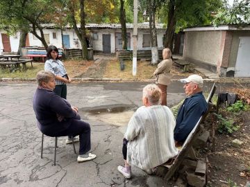 В рамках поручения Главы Республики Дениса Пушилина, в Кировском внутригородском районе продолжаются встречи с населением на подведомственной территории с целью выявления проблемных вопросов