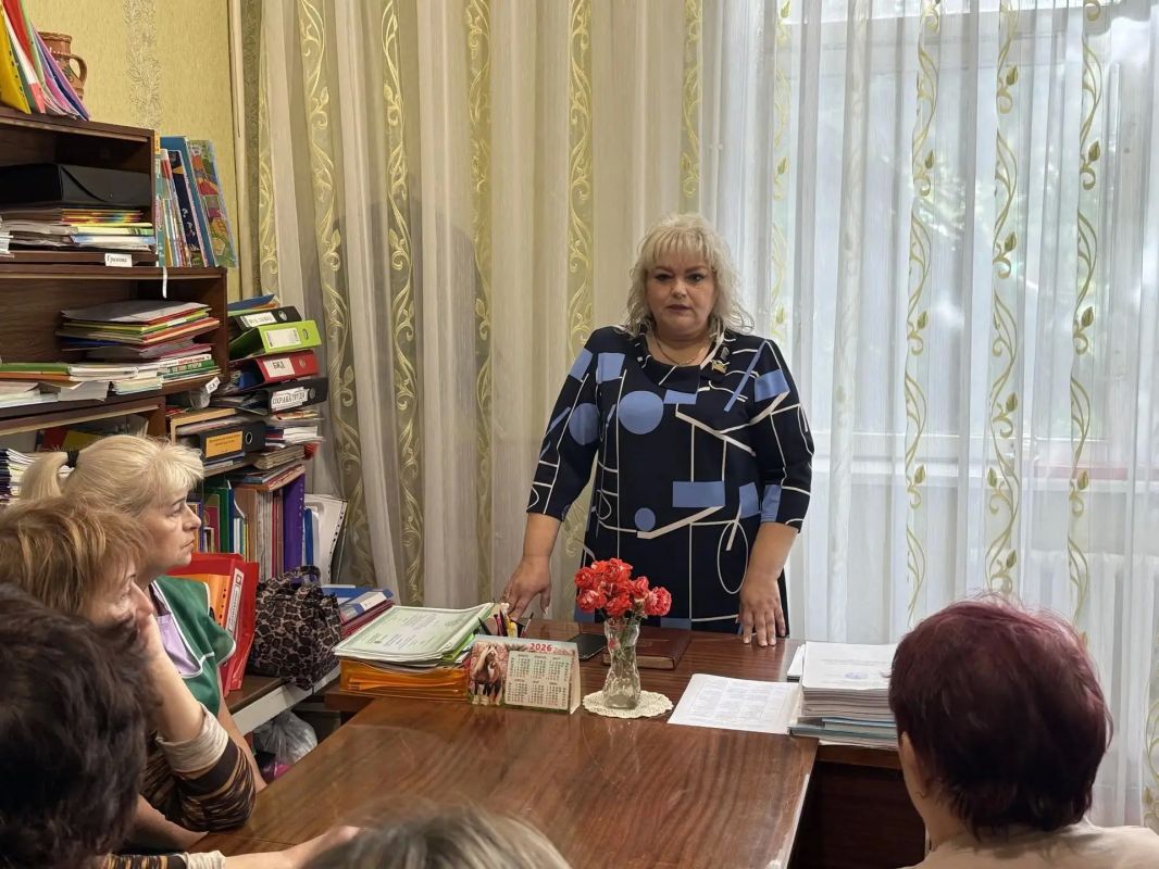 29 сентября депутат Макеевского городского совета Донецкой Народной Республики Оксана Бевцык провела встречу с жителями в помещении детского сада № 135 (ул 29 сентября депутат Макеевского городского совета Донецкой Народной Республики Оксана Бевцык провела встречу с жителями в помещении детского сада № 135 (ул