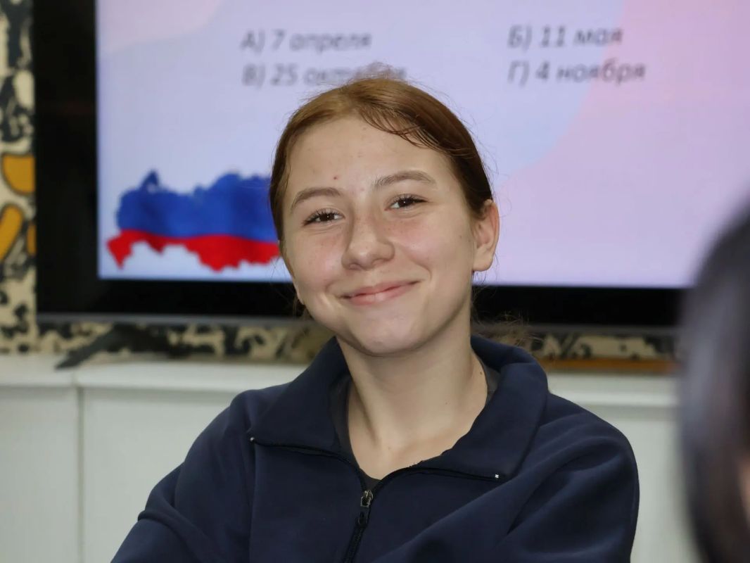С целью реализации партийного проекта Единой России «Старший брат» в преддверии Дня воссоединения Донбасса с Россией прошла интеллектуальная игра «С Россией в сердце» С целью реализации партийного проекта Единой России «Старший брат» в преддверии Дня воссоединения Донбасса с Россией прошла интеллектуальная игра «С Россией в сердце»