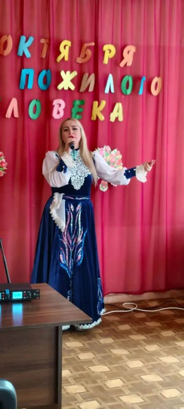 Сегодня, 1 октября, в Червоногвардейском районе Макеевки в ГБУ СО «Центр социального обслуживания населения Червоногвардейского района города Макеевки» прошло праздничное мероприятие ко Дню пожилого человека Сегодня, 1 октября, в Червоногвардейском районе Макеевки в ГБУ СО «Центр социального обслуживания населения Червоногвардейского района города Макеевки» прошло праздничное мероприятие ко Дню пожилого человека
