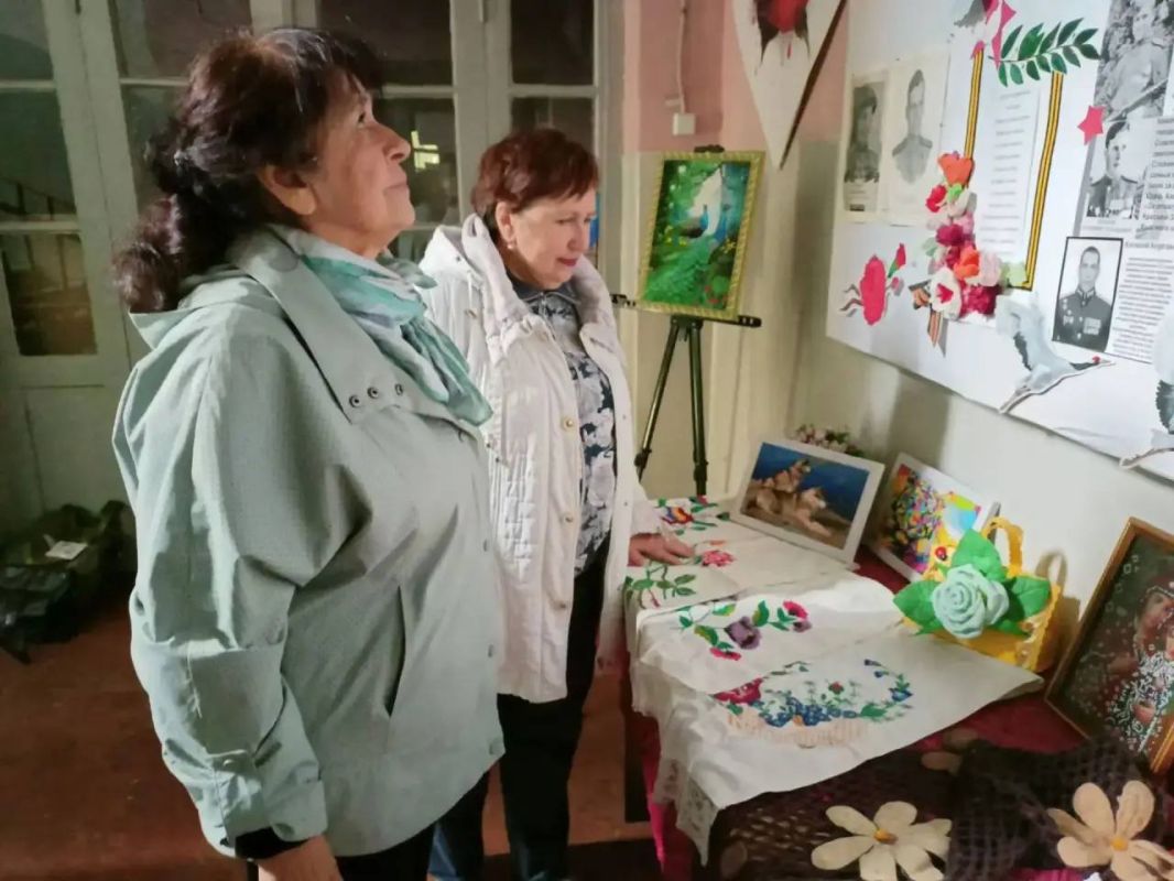 Сегодня, 1 октября, в Червоногвардейском районе Макеевки в ГБУ СО «Центр социального обслуживания населения Червоногвардейского района города Макеевки» прошло праздничное мероприятие ко Дню пожилого человека Сегодня, 1 октября, в Червоногвардейском районе Макеевки в ГБУ СО «Центр социального обслуживания населения Червоногвардейского района города Макеевки» прошло праздничное мероприятие ко Дню пожилого человека