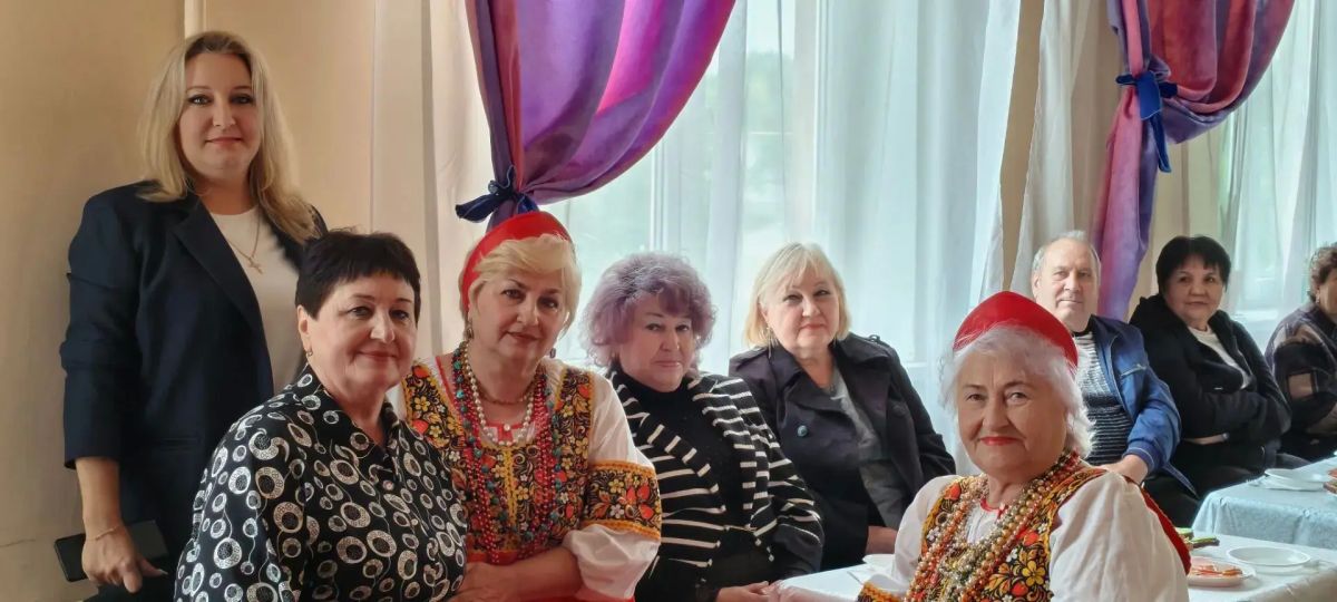Сегодня, 1 октября, в Червоногвардейском районе Макеевки в ГБУ СО «Центр социального обслуживания населения Червоногвардейского района города Макеевки» прошло праздничное мероприятие ко Дню пожилого человека Сегодня, 1 октября, в Червоногвардейском районе Макеевки в ГБУ СО «Центр социального обслуживания населения Червоногвардейского района города Макеевки» прошло праздничное мероприятие ко Дню пожилого человека