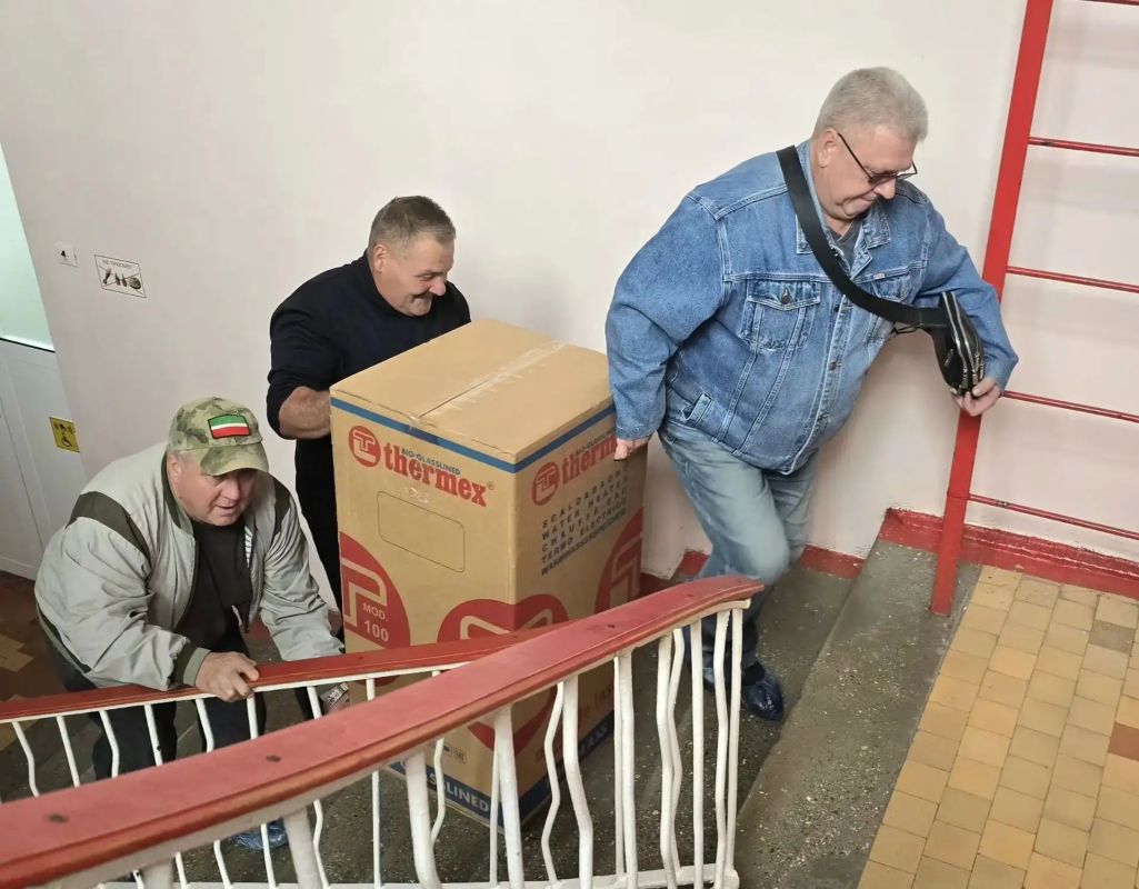 Дмитрий Огилец: Сегодня члены Макеевской городской организации "Российский союз ветеранов Афганистана и специальных военных операций" закупили и доставили водонагревательный бак в отделение детской неврологии Детского... Дмитрий Огилец: Сегодня члены Макеевской городской организации "Российский союз ветеранов Афганистана и специальных военных операций" закупили и доставили водонагревательный бак в отделение детской неврологии Детского...