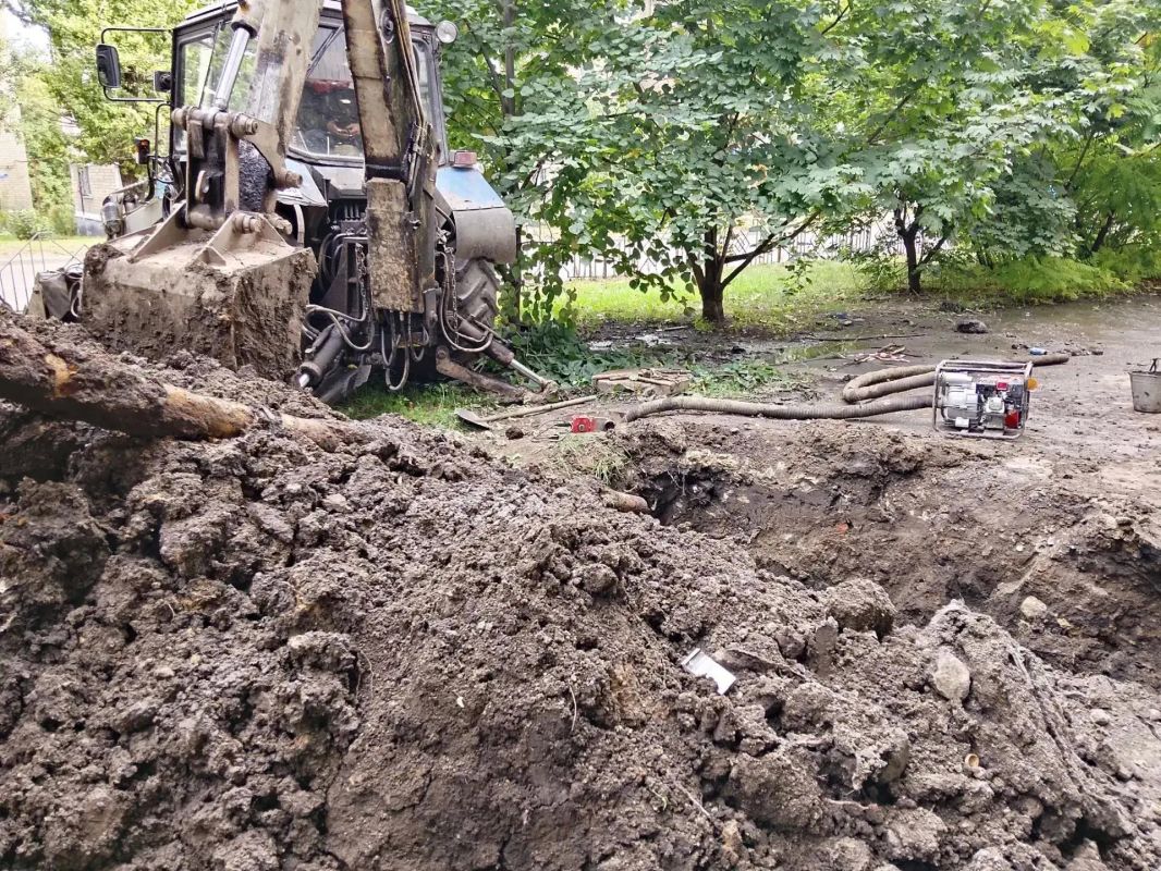1 октября, совместными силами Филиалом «Макеевское ПУВКХ» ГУП ДНР «Вода Донбасса» и Макеевского филиала НКО «ЕДИНЫЙ РЕГИОНАЛЬНЫЙ ФОНД ПО УПРАВЛЕНИЮ МНОГОКВАРТИРНЫМИ ДОМАМИ НА ТЕРРИТОРИИ ДОНЕЦКОЙ НАРОДНОЙ РЕСПУБЛИКИ»... 1 октября, совместными силами Филиалом «Макеевское ПУВКХ» ГУП ДНР «Вода Донбасса» и Макеевского филиала НКО «ЕДИНЫЙ РЕГИОНАЛЬНЫЙ ФОНД ПО УПРАВЛЕНИЮ МНОГОКВАРТИРНЫМИ ДОМАМИ НА ТЕРРИТОРИИ ДОНЕЦКОЙ НАРОДНОЙ РЕСПУБЛИКИ»...
