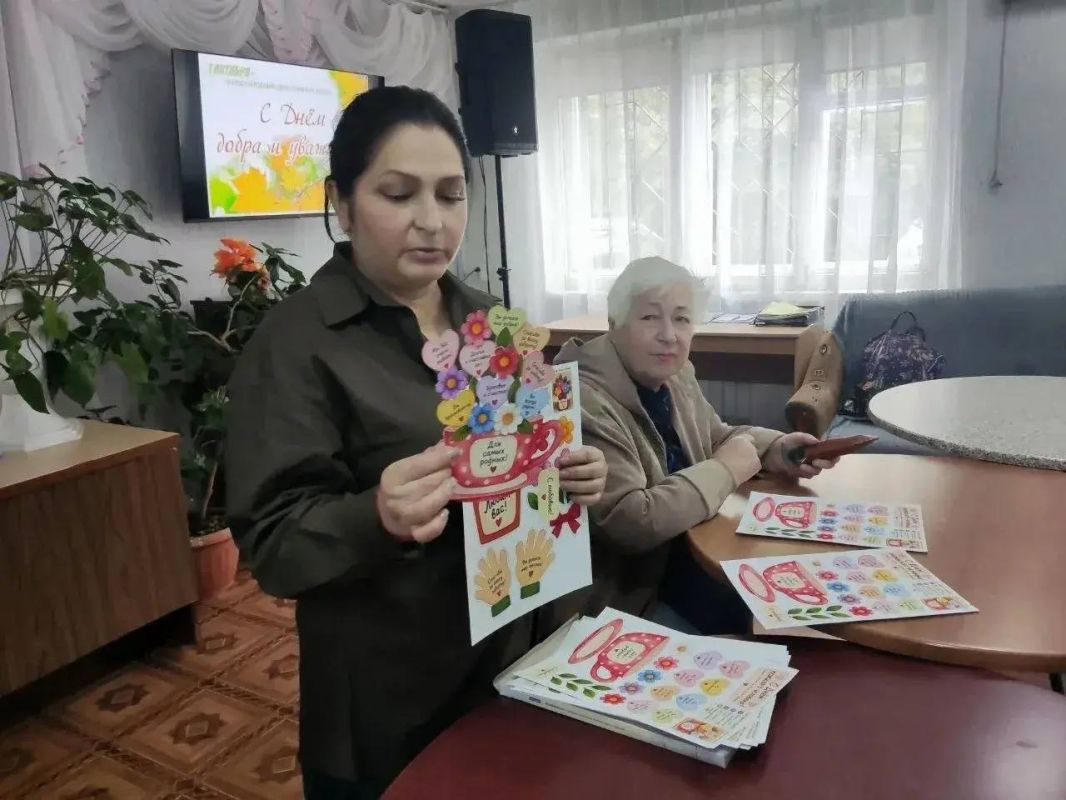В Центре социального обслуживания прошел концерт ко Дню пожилых людей В Центре социального обслуживания прошел концерт ко Дню пожилых людей