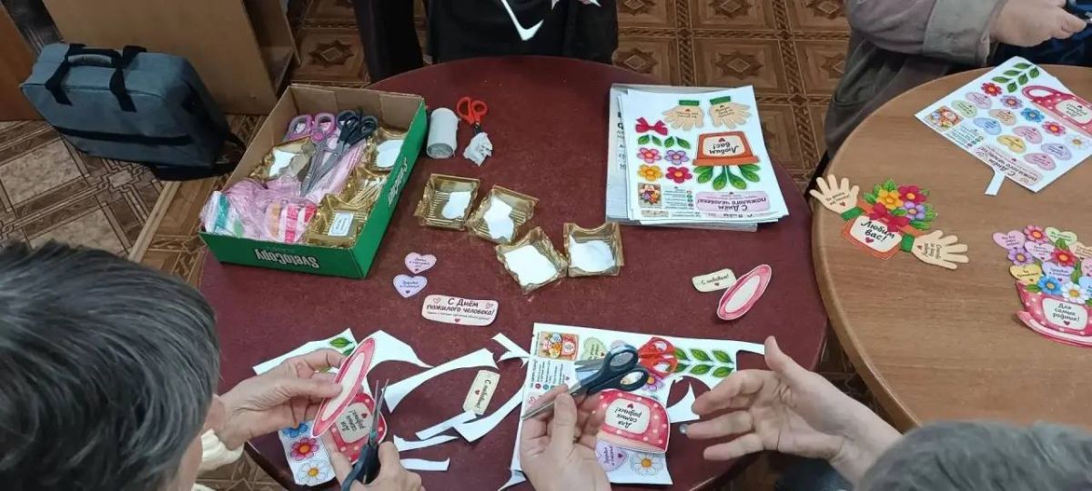 В Центре социального обслуживания прошел концерт ко Дню пожилых людей В Центре социального обслуживания прошел концерт ко Дню пожилых людей