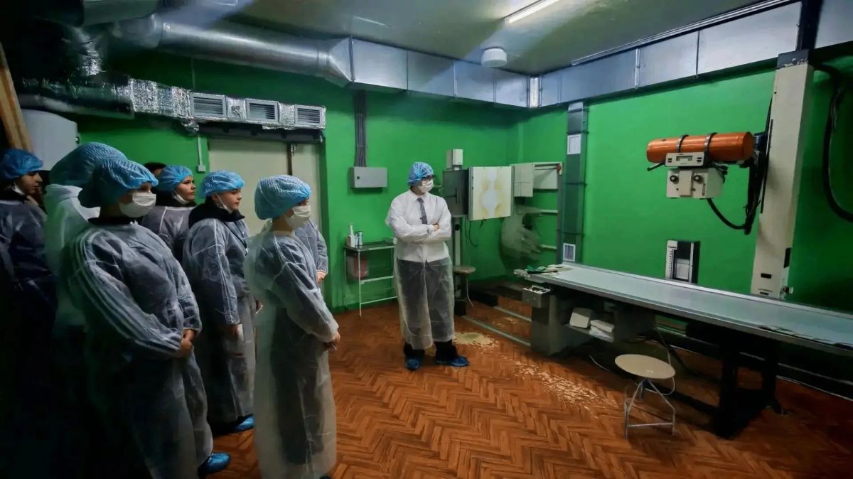Старшеклассники Макеевки познакомились с профессией медика Старшеклассники Макеевки познакомились с профессией медика