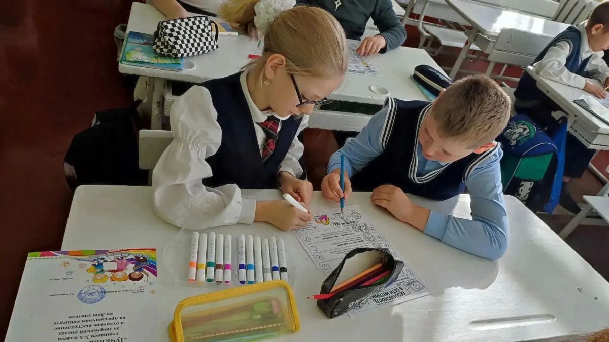 В школах Макеевки прошли «Разговоры о важном» о безопасности в сети Интернет В школах Макеевки прошли «Разговоры о важном» о безопасности в сети Интернет
