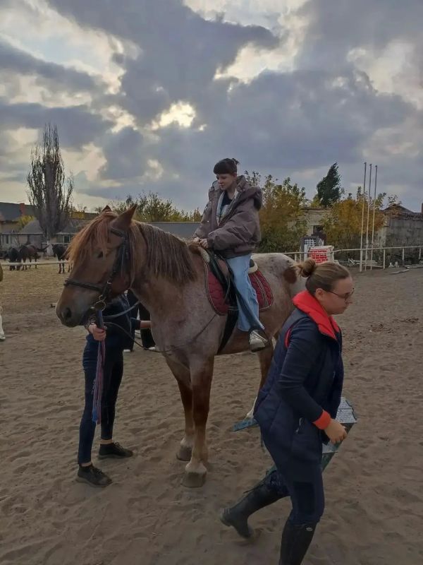 Воспитанники ММООИ «Ника плюс» побывали в конно-спортивном клубе «Гран-При» Воспитанники ММООИ «Ника плюс» побывали в конно-спортивном клубе «Гран-При»