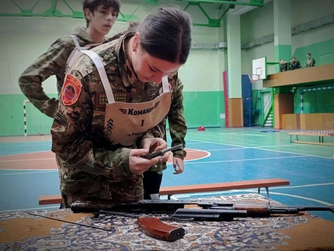 На базе ГБОУ «СШ № 49 Г.О. МАКЕЕВКА» состоялся муниципальный этап военно-патриотической игры «Забег Героев» На базе ГБОУ «СШ № 49 Г.О. МАКЕЕВКА» состоялся муниципальный этап военно-патриотической игры «Забег Героев»
