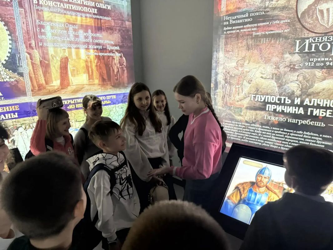 Путешествие в прошлое: пятиклассники ГБОУ «СШ № 53 Г.О. МАКЕЕВКА» побывали в мультимедийном парке «Россия — моя история» Путешествие в прошлое: пятиклассники ГБОУ «СШ № 53 Г.О. МАКЕЕВКА» побывали в мультимедийном парке «Россия — моя история»