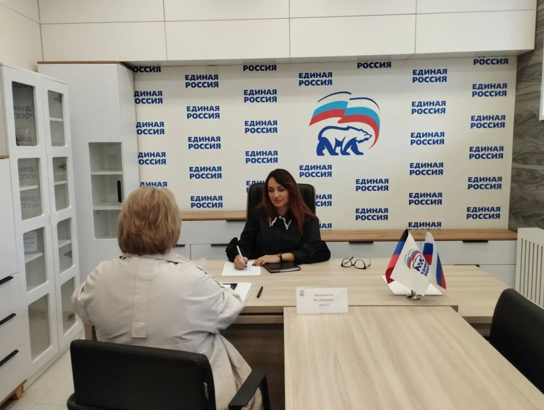 Сегодня, 23 октября, адвокат Донбасской коллегии адвокатов Яна Хуснутдинова провела приём граждан в общественной приёмной Единой России Центрально-Городского внутригородского района городского округа Макеевка Сегодня, 23 октября, адвокат Донбасской коллегии адвокатов Яна Хуснутдинова провела приём граждан в общественной приёмной Единой России Центрально-Городского внутригородского района городского округа Макеевка