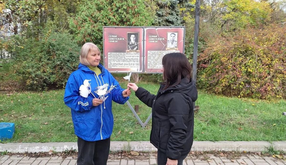 Вчера, 22 октября, состоялась патриотическая акция «Белые журавли», организованная при поддержке «Совета женщин города Макеевки» Регионального отделения «Союз женщин России» Донецкой Народной Республики в Советском... Вчера, 22 октября, состоялась патриотическая акция «Белые журавли», организованная при поддержке «Совета женщин города Макеевки» Регионального отделения «Союз женщин России» Донецкой Народной Республики в Советском...