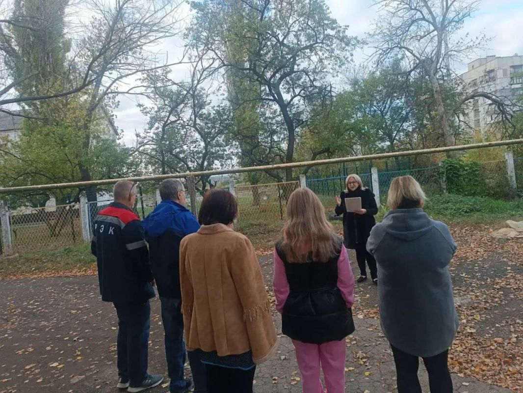 В Червоногвардейском районе Макеевки прошла встреча с жителями жилого массива Горького В Червоногвардейском районе Макеевки прошла встреча с жителями жилого массива Горького