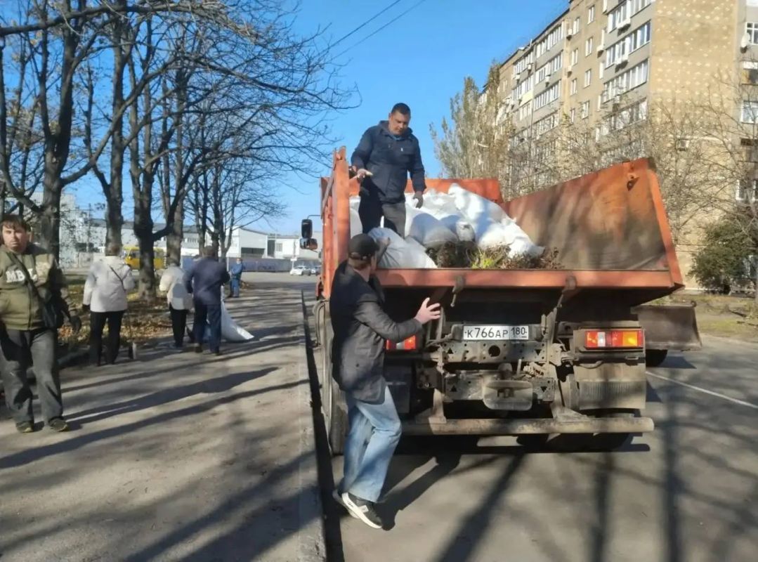 Червоногвардейский район Макеевки присоединился к общегородскому субботнику