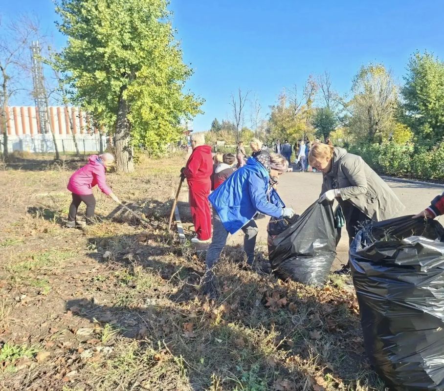 В Кировском районе Макеевки прошёл общегородской субботник В Кировском районе Макеевки прошёл общегородской субботник
