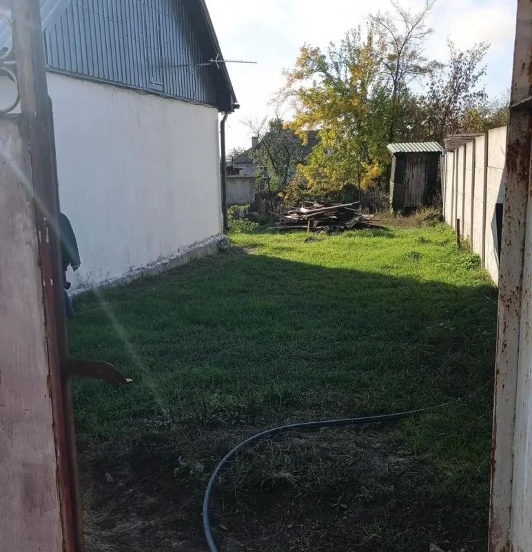 В Кировском внутригородском районе при поддержке региона-шефа Московская область продолжается подвоз воды для жителей домов, в которые в установленный графиком день не поступила вода В Кировском внутригородском районе при поддержке региона-шефа Московская область продолжается подвоз воды для жителей домов, в которые в установленный графиком день не поступила вода