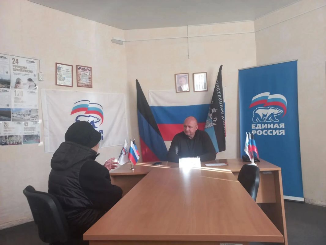 28 октября, депутат Народного Совета Донецкой Народной Республики фракции Единой России Игорь Матрус провел прием граждан в общественной приемной Единой России Советского внутригородского района городского округа Макеевка