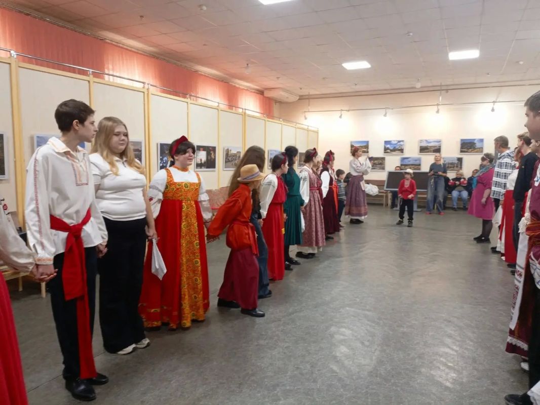 В Макеевском художественно-краеведческом музее прошла фольклорная программа «Сила народа в единстве» В Макеевском художественно-краеведческом музее прошла фольклорная программа «Сила народа в единстве»