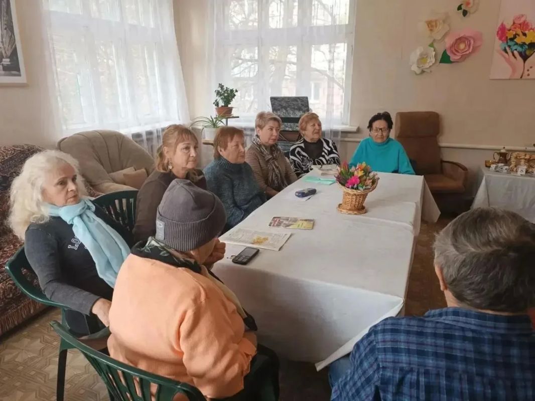 Читали, слушали, пели: литературная гостиная для старшего поколения Читали, слушали, пели: литературная гостиная для старшего поколения