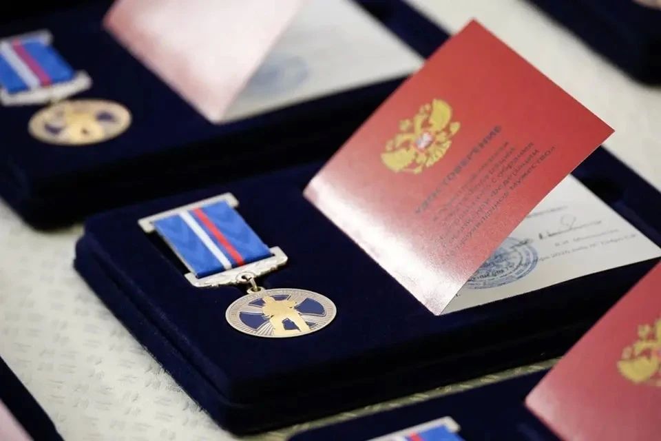 Школьника из ДНР наградили в Совфеде за спасение друзей от детонации боеприпасов Школьника из ДНР наградили в Совфеде за спасение друзей от детонации боеприпасов
